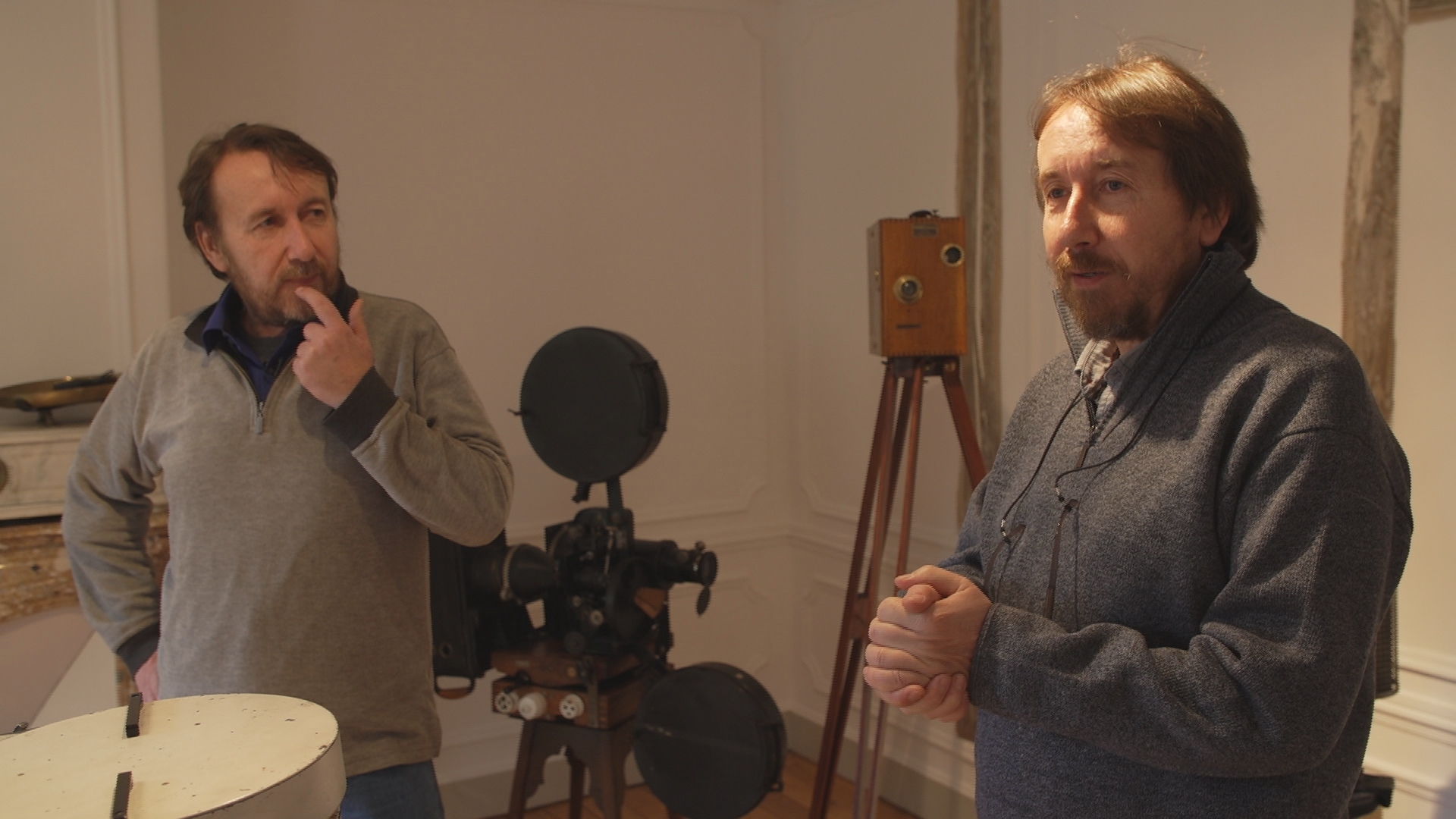Film 2 Jumelles Qui échangent Leur Vie JUMEAUX, JUMELLES : LA VIE EN DOUBLE - Skopia Films